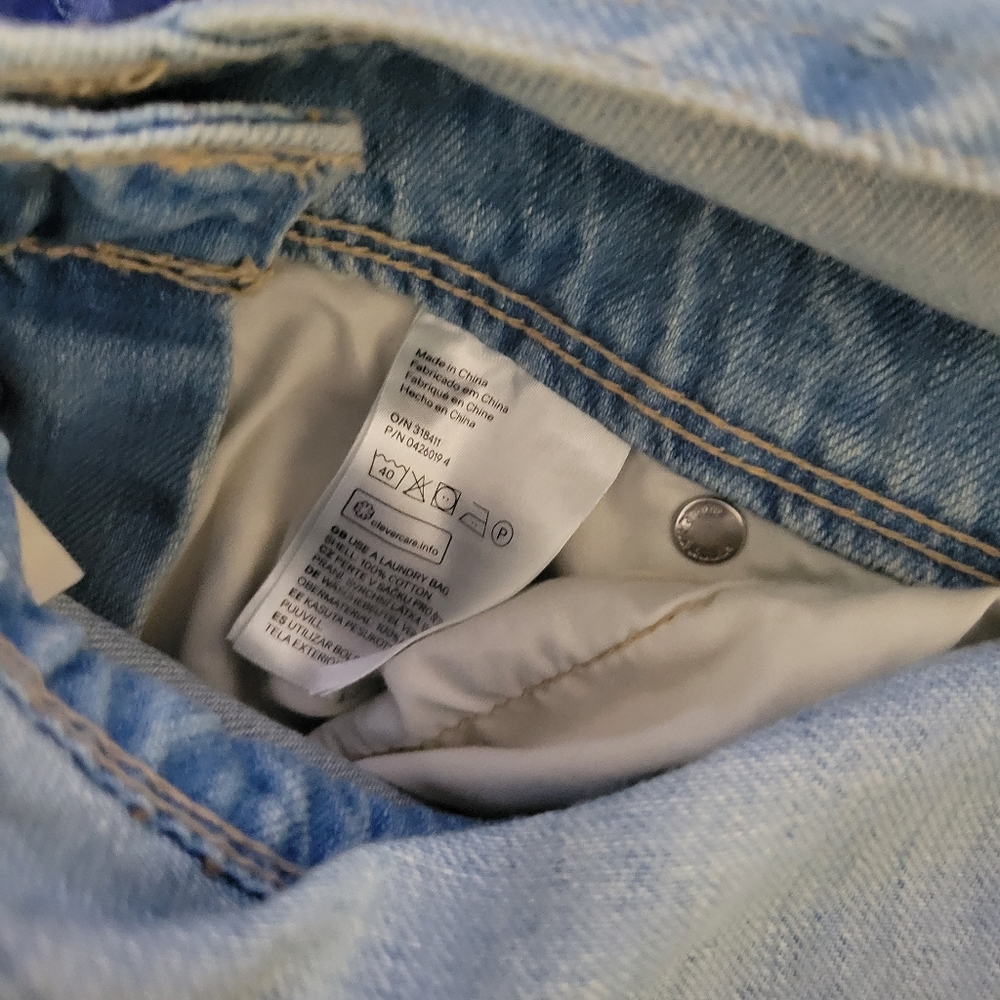 Ripped overall jeans